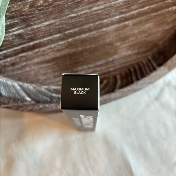 bareMinerals Maximum Black Mascara • Volumizing Mascara • Smokey eyes • New - Picture 3 of 5